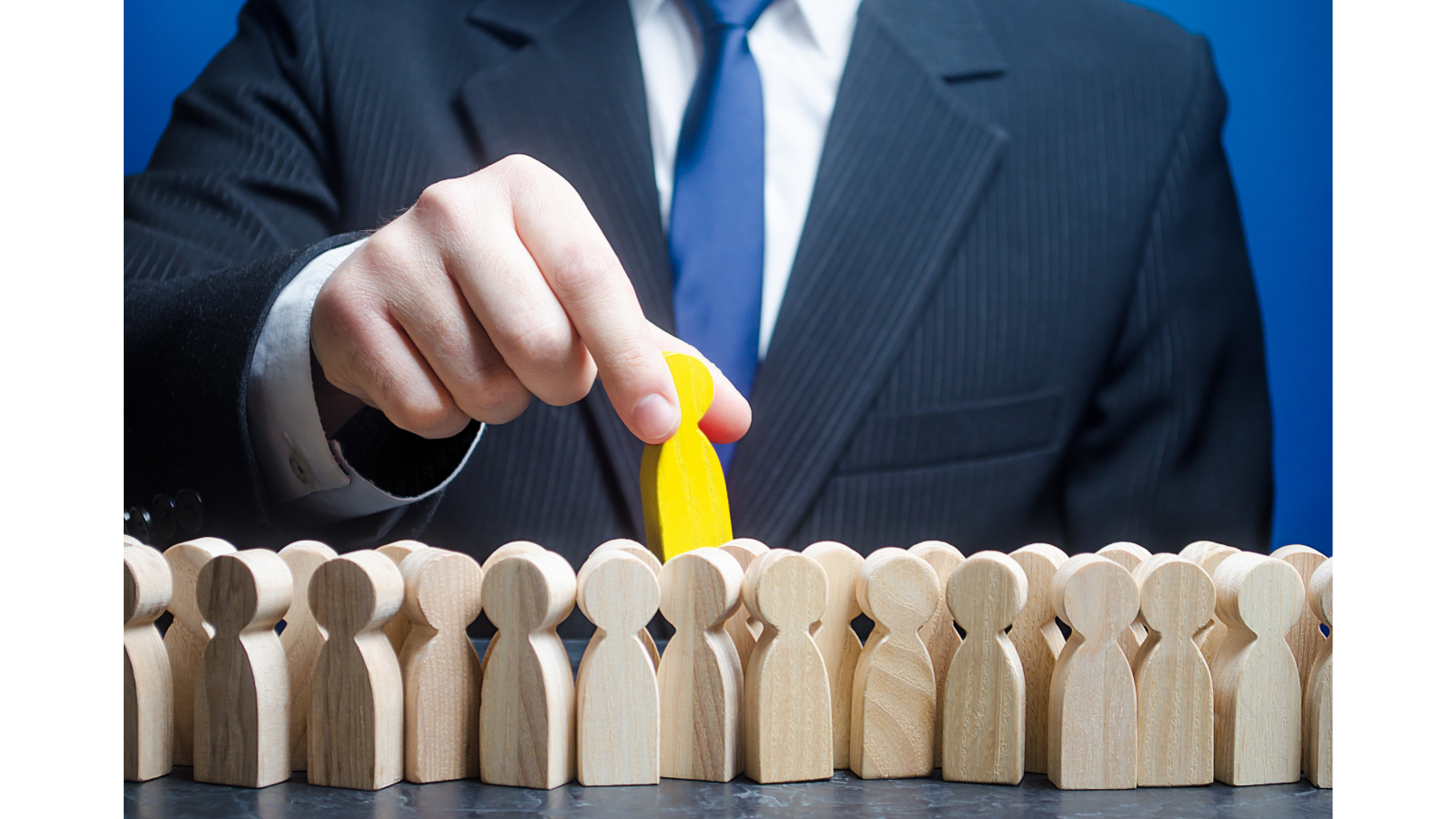 Recruiting professionals using AI and recruiting technology